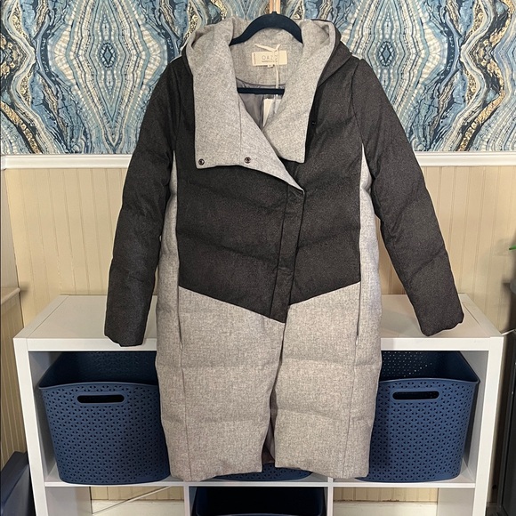 OAZQ Jackets & Blazers - OAZQ Two-Tone Black & Gray Puffer Coat